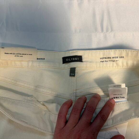 NWT DL1961 Hepburn Wide Leg High Rise Pants Eggshell 18W 31" Inseam - Picture 10 of 15